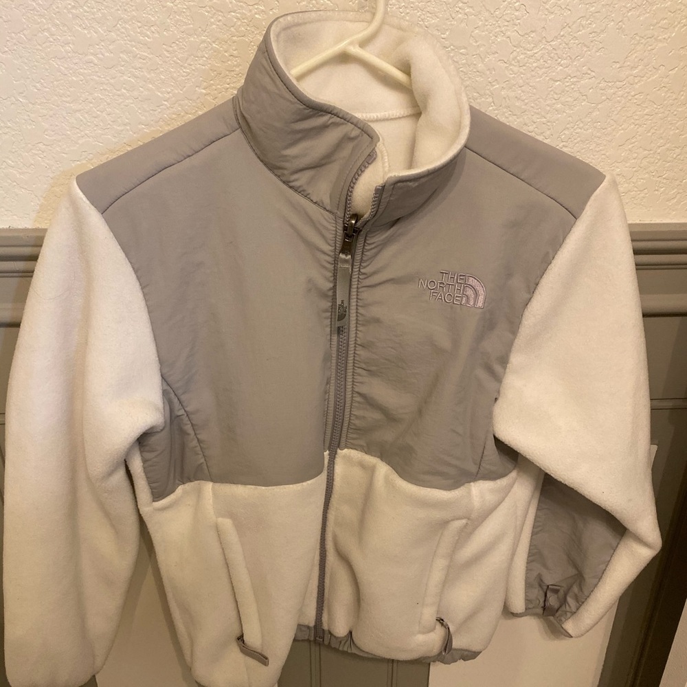 The north face girl’s white Denali jacket